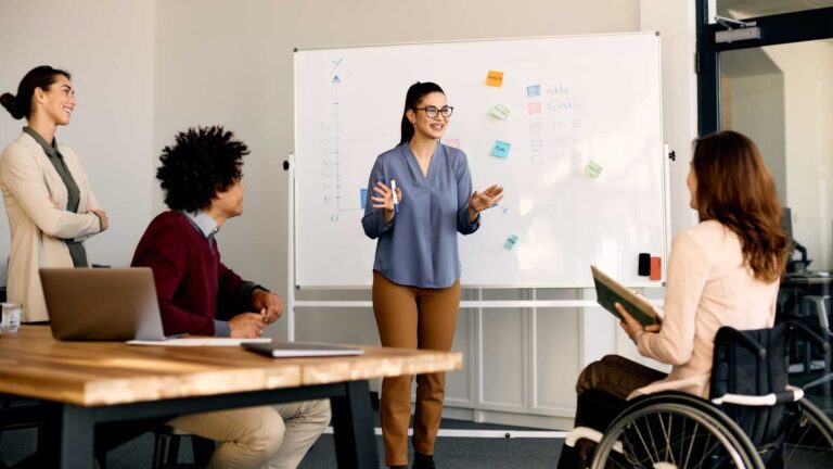 How Training And Assessment Courses Build Confidence And Leadership?